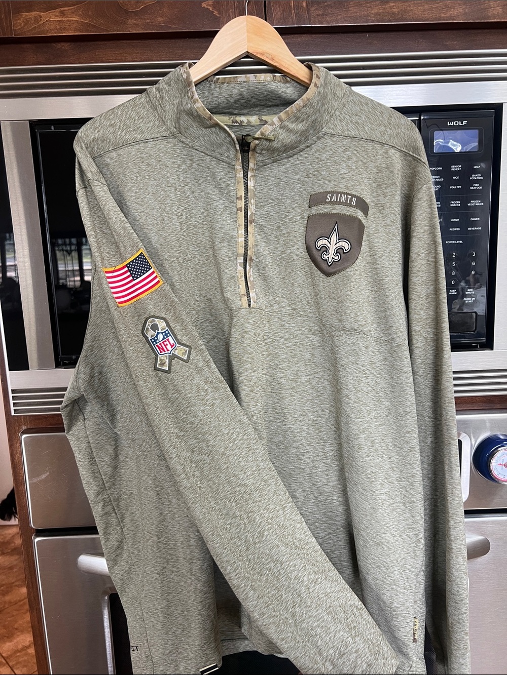 NIKE DRI-FIT MENS NEW ORLEANS SAINTS salute to svc shield US FLAG 1/4 zip SZ XXL
